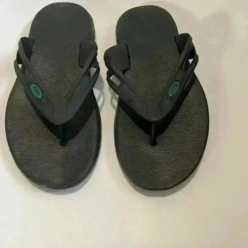 Oakley Ellipse flip men’s thong sandals size 7